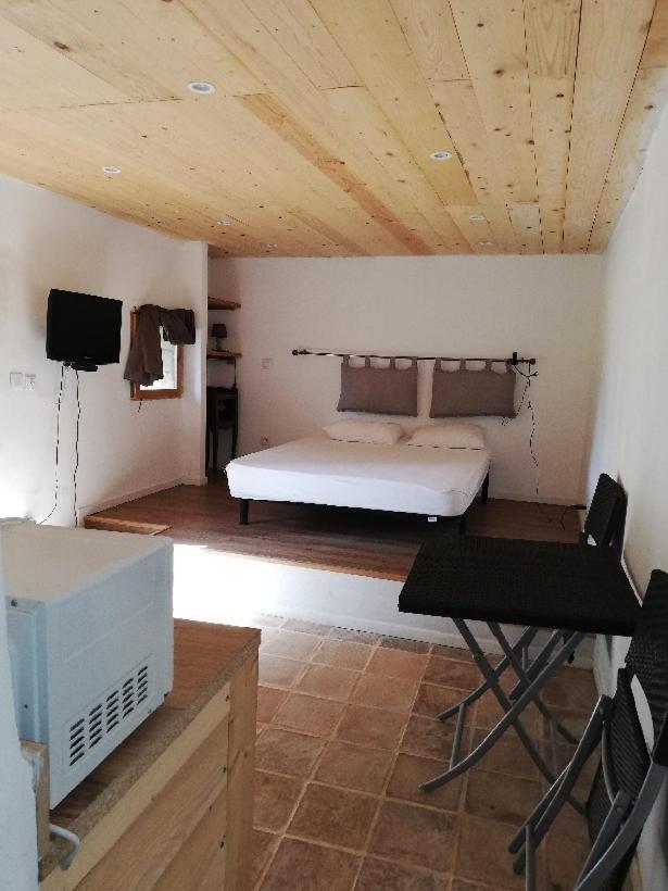 Вилла Domaine Des Bruguieres Entrecasteaux Номер фото