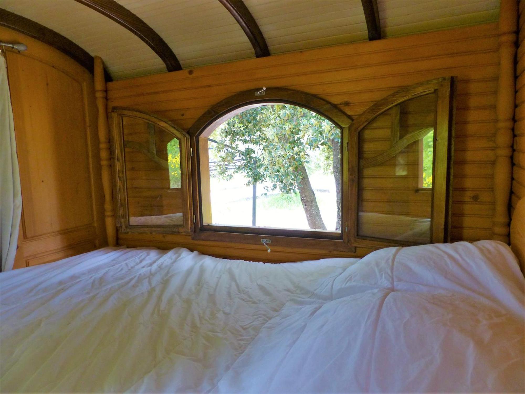 Вилла Domaine Des Bruguieres Entrecasteaux Номер фото